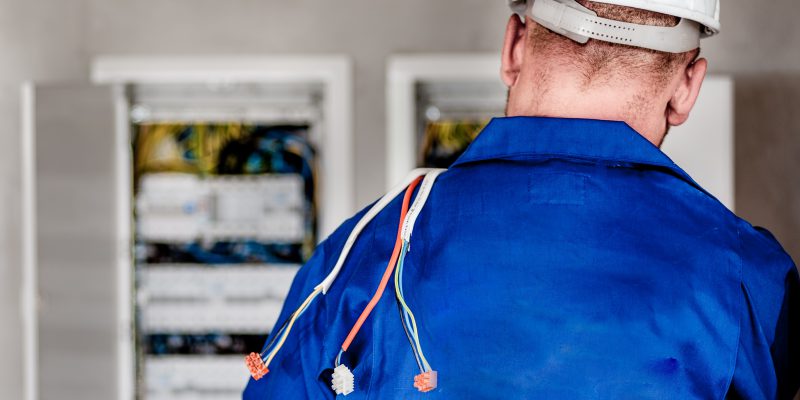 electrician-1080586 electrician-1080586
